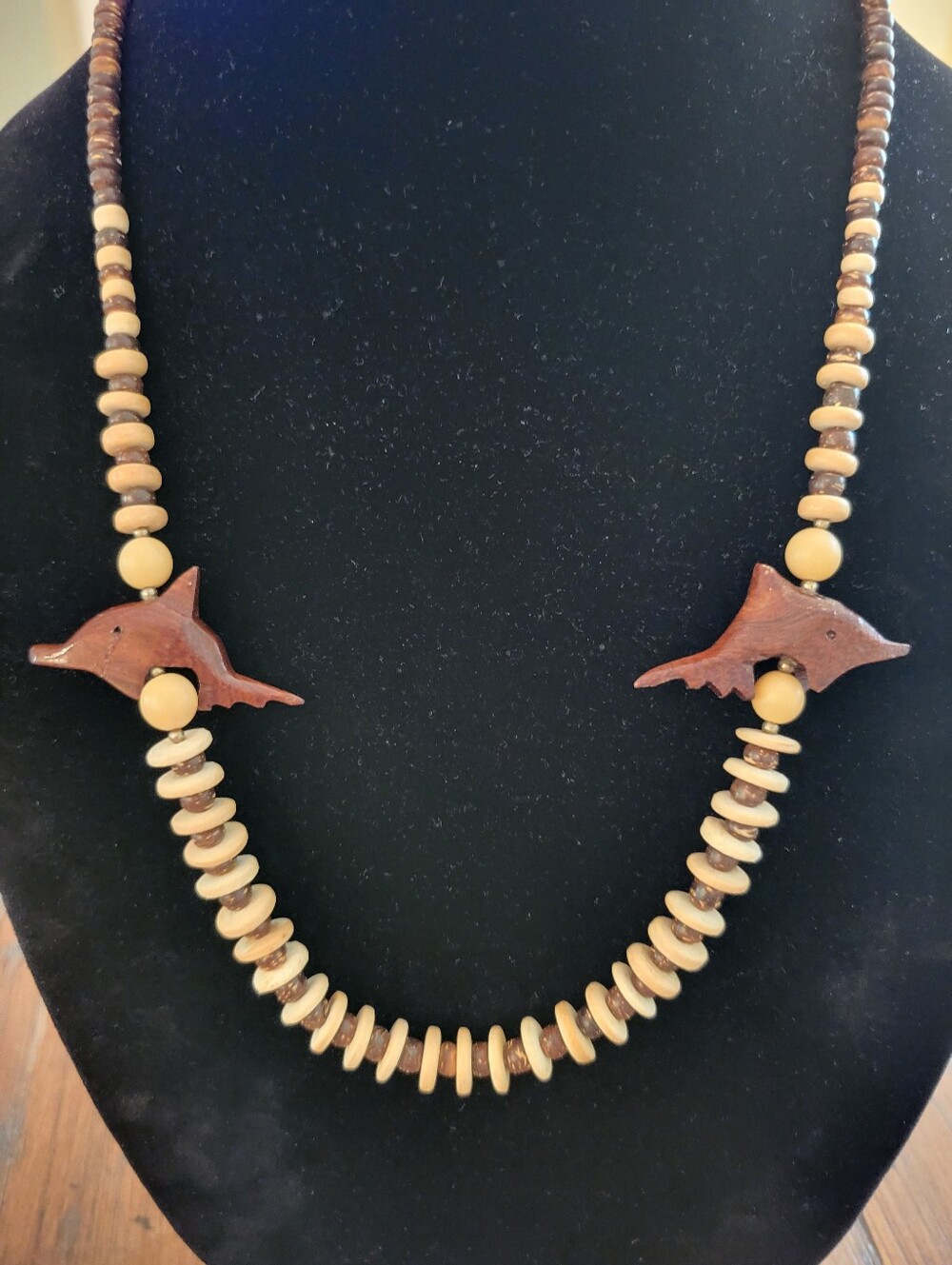Vinrage Wooden Beaded Dolpin Necklace
